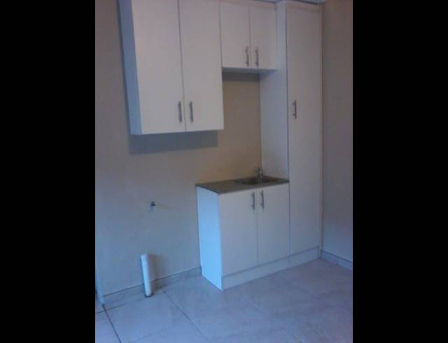 1 BEDROOM PROPERTY TO RENT IN RABIE RIDGE